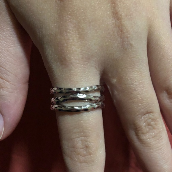 Sterling silver hammered ring size 9 - Picture 2 of 2